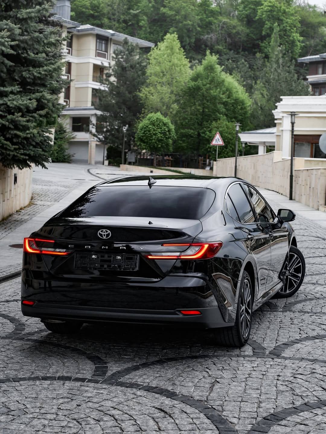 Toyota Camry 80